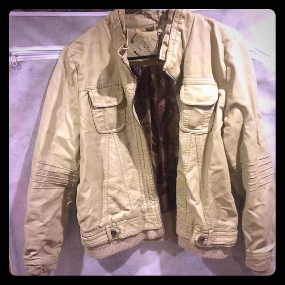 🌺Leather beige jacket🌺