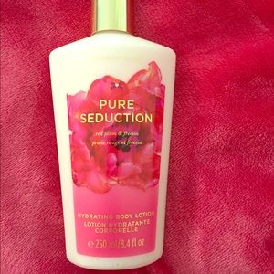 Victoria Secret Hydrating Body Lotion