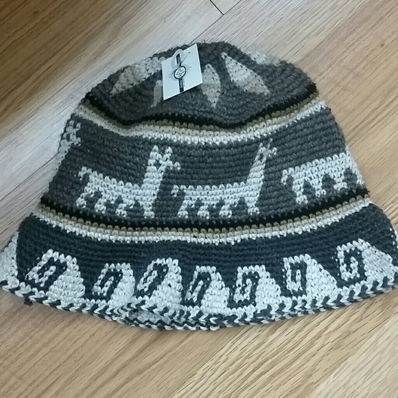 Alpaca design hat