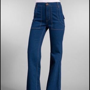 Wide Leg High Rise Jeans!