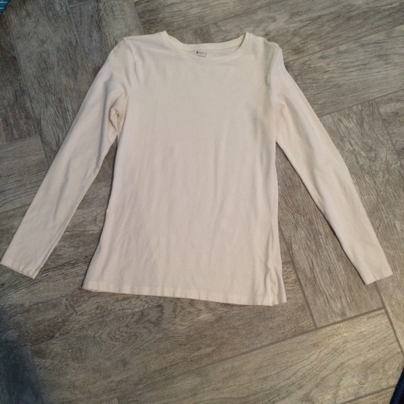 White long sleeve tee