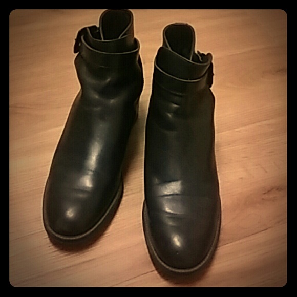 Tod's black leather booties