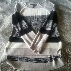 BCBG MAZAZRIA THIN HI LOW SWEATER