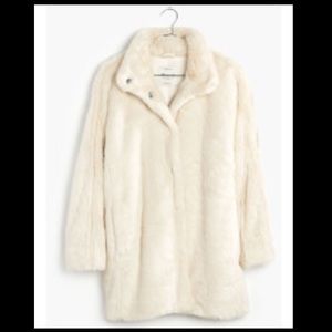 Stage door faux-fur coat
