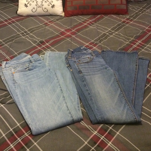 ON HOLD Dark Wash American eagle pants. Size 4