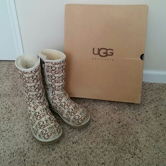 *Rare* Uggs - image 1