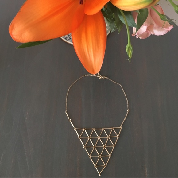💕🔺Geometric Gold Necklace🔺💕 - Picture 2 of 4