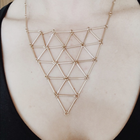 💕🔺Geometric Gold Necklace🔺💕 - Picture 3 of 4