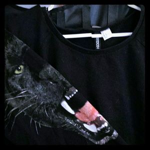 H&M DIVIDED Black Panther Print Sweatshirt