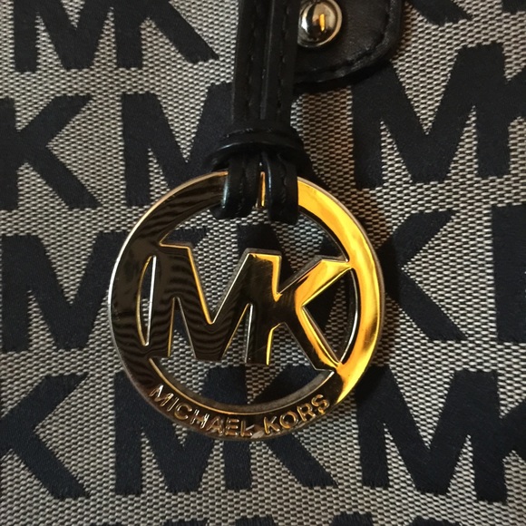 Michael Kors bag - Picture 2 of 3