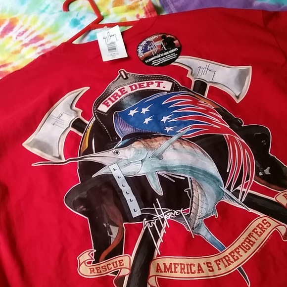 Size Large Red Guy Harvey t-shirt
