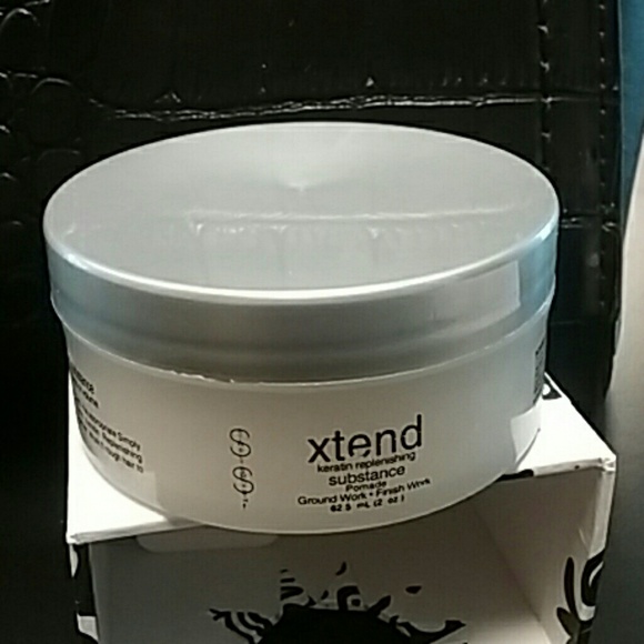 Simply Smooth keratin replenishing Pomade