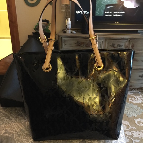 Michael Kors bag - Picture 1 of 1