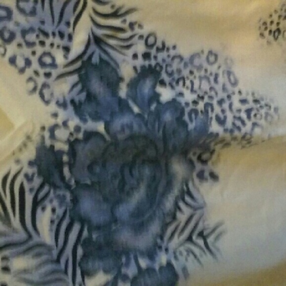 Top - Picture 2 of 3