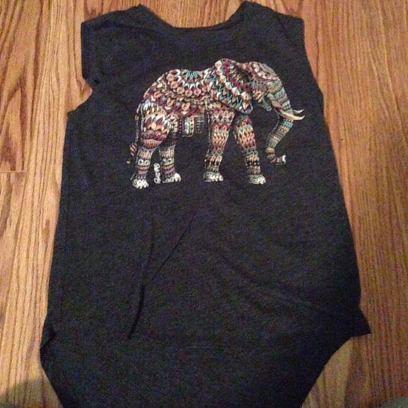 elephant graphic tee tank top😍