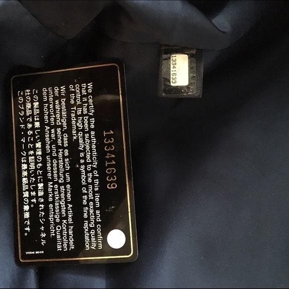 ⬇️$2200 CHANEL on the road tote - Picture 5 of 5