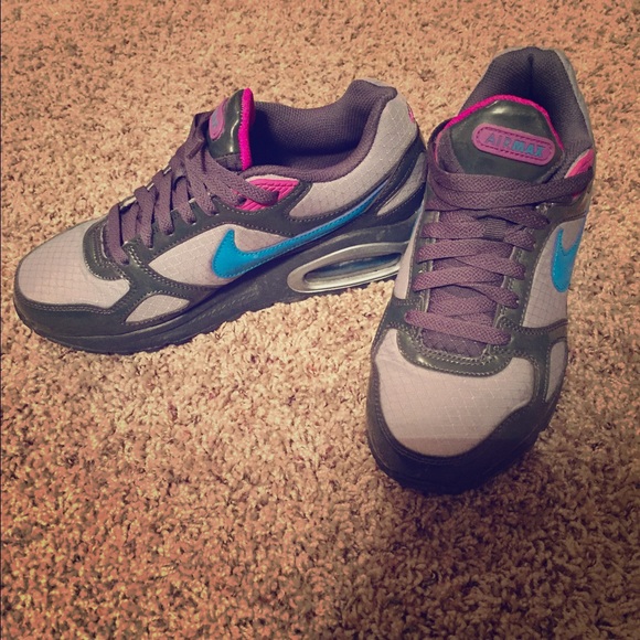 NIKE AIR MAX