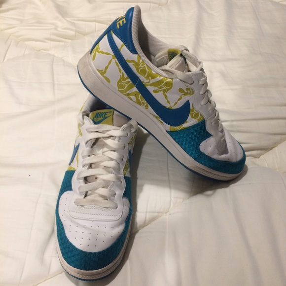 Nike floral print sneakers