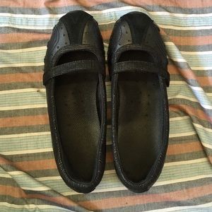 Skechers flat shoes