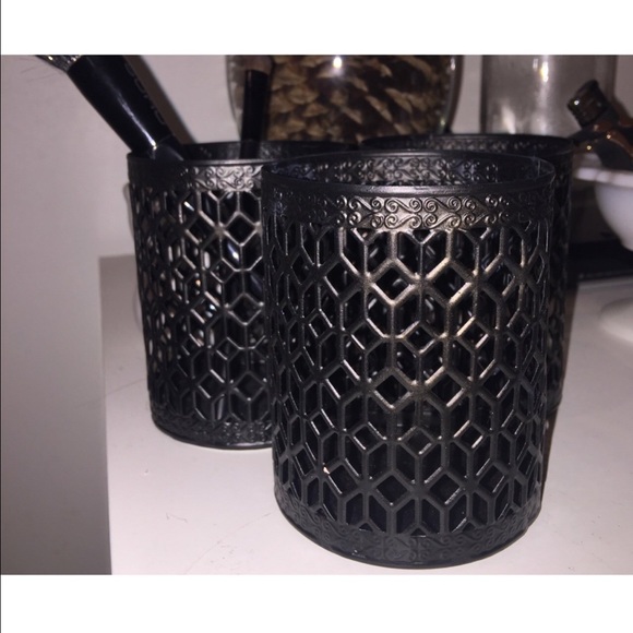 Matte black makeup brush holders