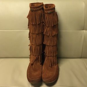 Minnetonka 5 layer fringe boots!!