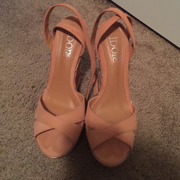 Alert!!!!📢📢Shoes Sale📢📢