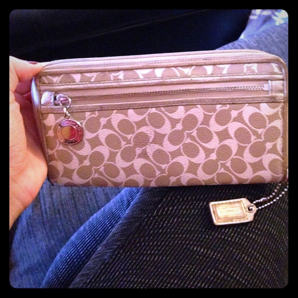 Authentic signature coach wallet