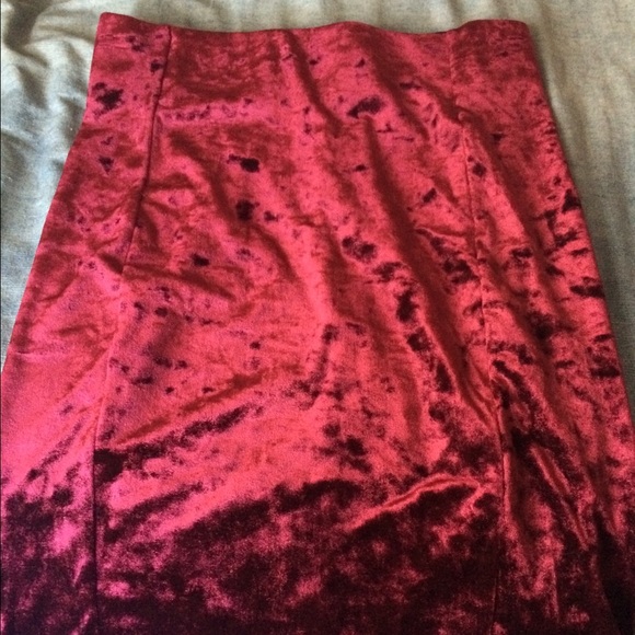 Velvet body con skirt