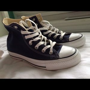Navy blue Converse (never worn)