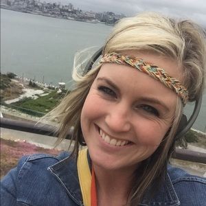 Meet your Posher, Kayla