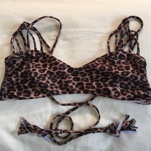 Acacia swimwear krokoban top size small in animal
