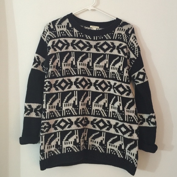 Black & white printed sweater