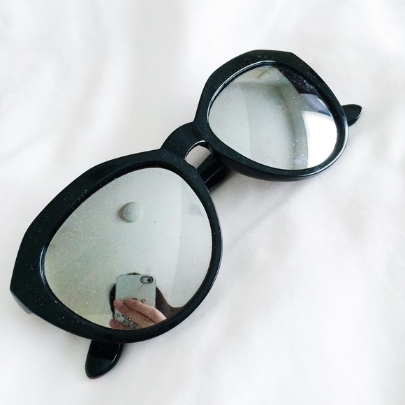 Black mirrored geometric sunglasses