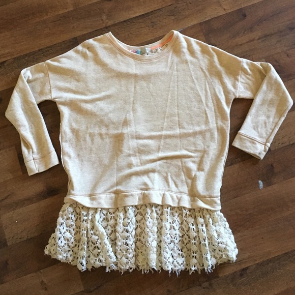 Free people beach sweater 🌾