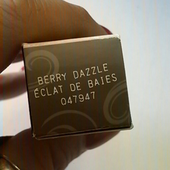 Mary Kay lip gloss - Picture 3 of 3