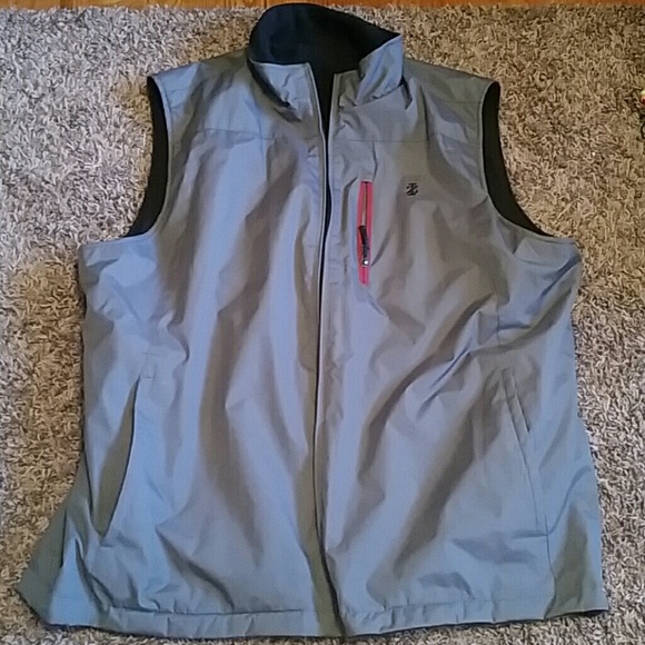 Men's gray insulated vest