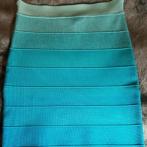 BCBGMaxAzria ombre blue bandage skirt!