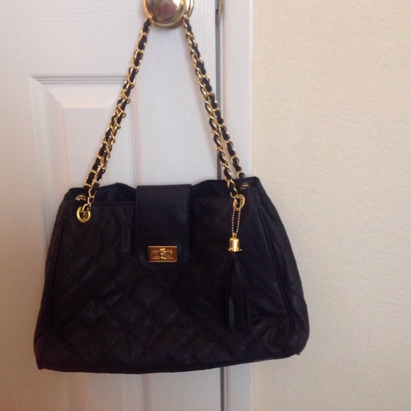Black medium shoulder bag 🌸