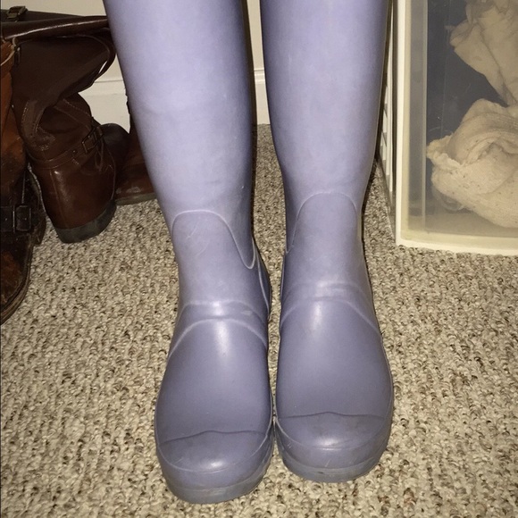 Size 8 blue matte Hunter rain boots