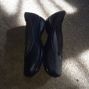 Aerosoles black flats