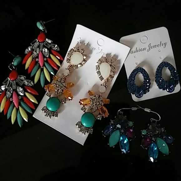 ****Sold Sold Sold**** Bundle Earrings 4 pair