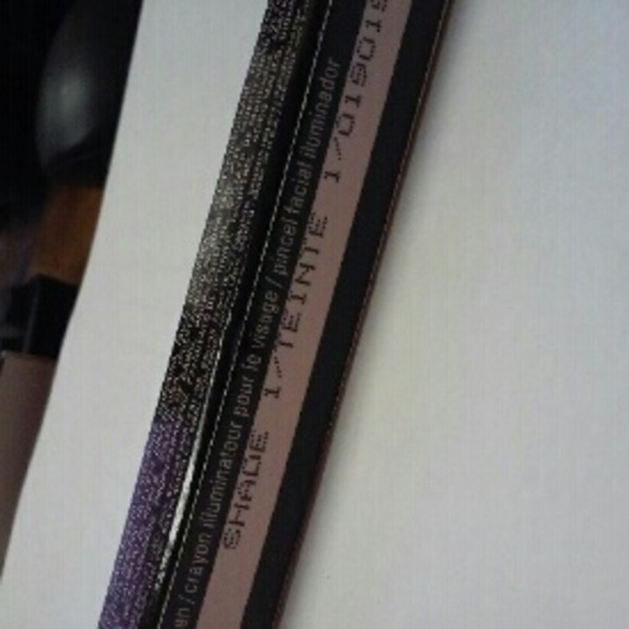 Mary Kay facial highlighting pen - Picture 3 of 3