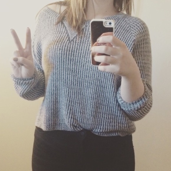 Crop sweater