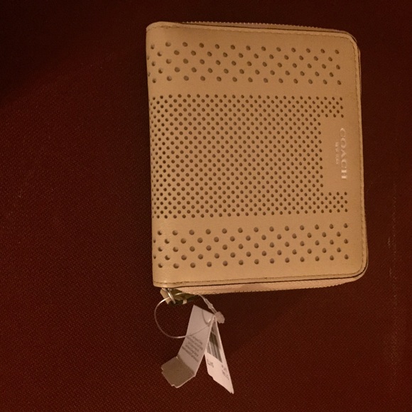 Coach Bleecker Perforated Leather Med. Zip Wallet
