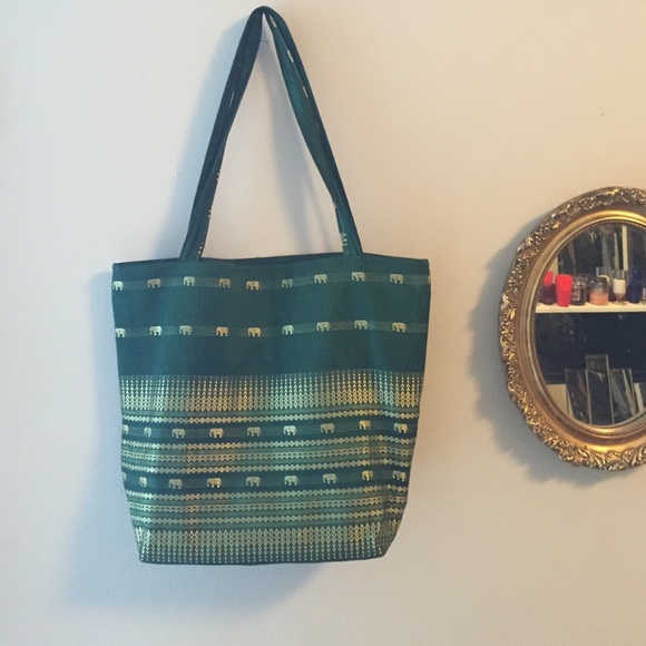 Elephant tote
