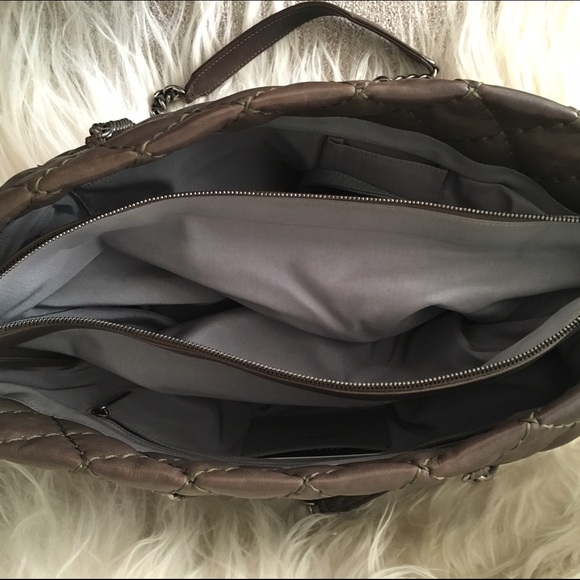 🎉HOST PICK🎉 CHANEL Ultimate Stitch Tote💋 - Picture 4 of 8