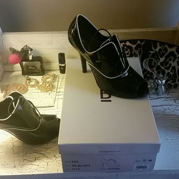 Bakers black heels