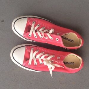 Preloved Fushia Converse!!!!
