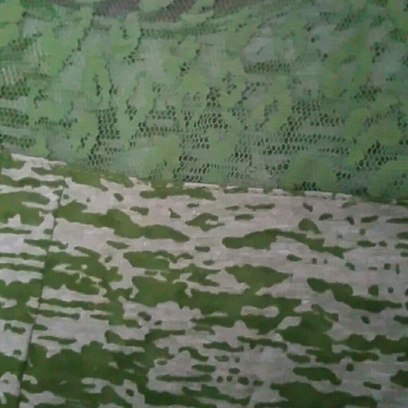 Sleeveless top - Picture 3 of 3