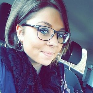 Meet your Posher, Annie